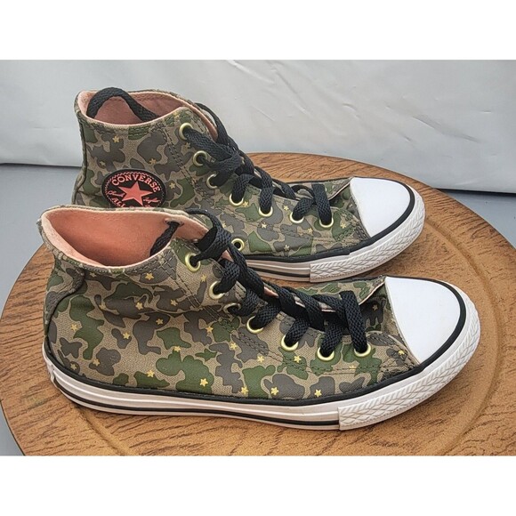 Girls’ Camo Converse Chuck Taylor Hi Tops Size 3 - Picture 2 of 14